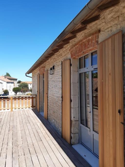 Gite De Charme Individuel A La Campagne Xanton-Chassenon Exterior photo